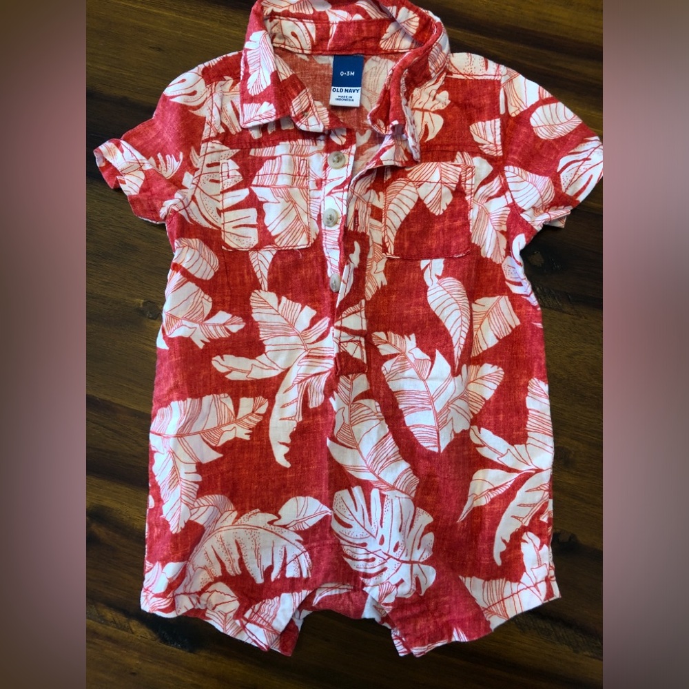 ❄️3/$25 Old Navy 0-3 Month Red Hawaiian romper